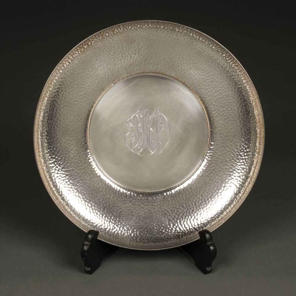 Lot 15 - Bowl. A Japanese silver bowl by Miyamoto Shoko circa 1970