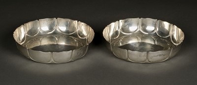 Lot 16 - Bowls, Edwardian silver bowls by E. Barnard & Sons, London 1903