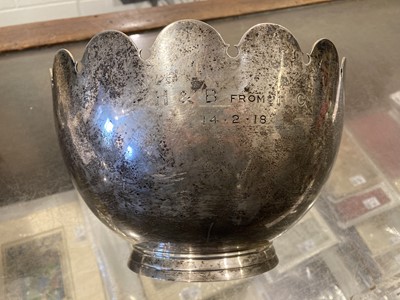 Lot 17 - Bowls. George V silver bowls