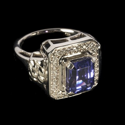 Lot 63 - Ring. 5ct Tanzanite 18ct white gold ring
