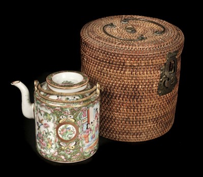 Lot 147 - Chinese Teapot. Late 19th century Canton teapot