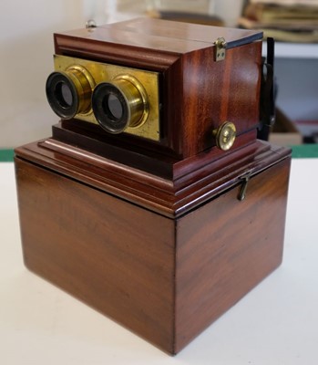 Lot 238 - Stereoscope. A chromatic stereoscope, Smith, Beck & Beck