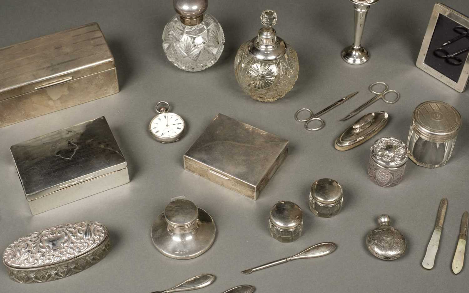 Lot 18 - Mixed Silver