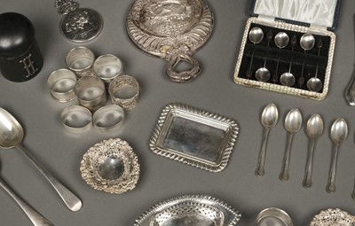 Lot 19 - Mixed Silver