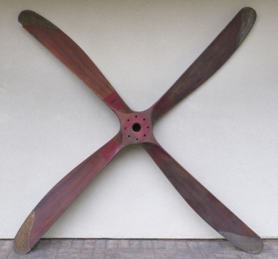 Lot 100 - Propeller. A fine WWI DH4 four-blade propeller