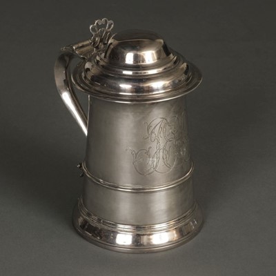 Lot 217 - Tankard. A George III silver tankard by John Swift, London 1773