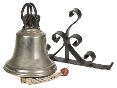 Lot 106 - Scramble Bell. WWII "Battle of Britain" 1940 aerodrome station bell