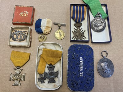 Lot 247 - Foreign Medals. A mixed collection WWI German and others