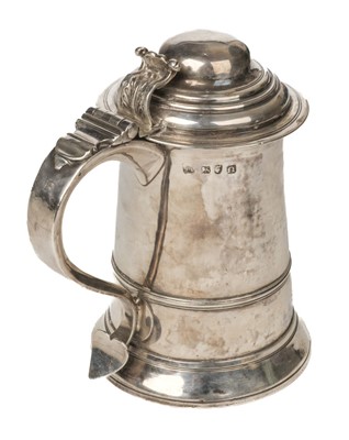 Lot 429 - Tankard. A George III silver tankard by W. & J. Priest, London 1768