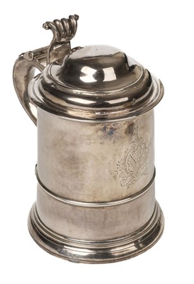 Lot 435 - Tankard. A George I silver tankard by John Edward II, London 1726