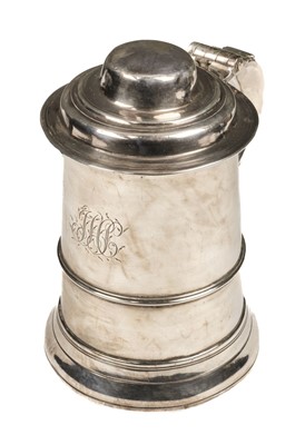 Lot 448 - Tankard. A George III silver tankard, makers mark worn but London 1779