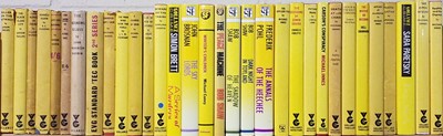 Lot 393 - Modern Fiction. A large collection of modern science, and crime fiction books