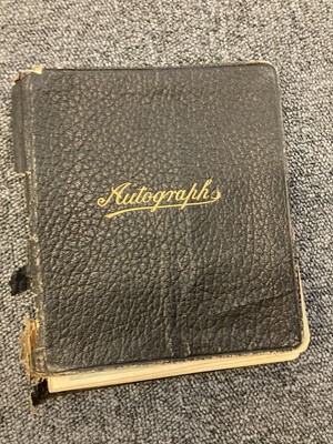 Lot 284 - World War One Autograph Album. An autograph album compiled by Miss Sessie Newton of Oldham