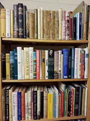 Lot 398 - Modern Literature. A large collection of miscellaneous modern books & literature