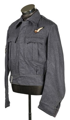 Lot 210 - Aircrew Blouse. A WWII RAF Aircrew Wireless Operators blouse dated 1943