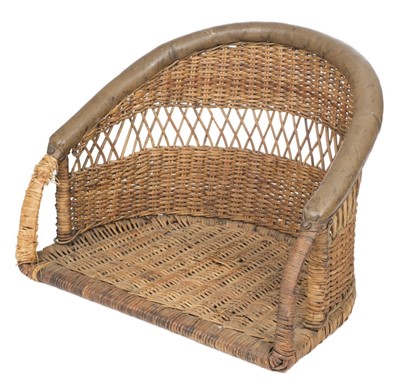 Lot 206 - Pioneer Aviation. A rare WWI wicker pilots seat