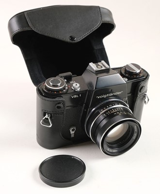 Lot 192 - Vintage cameras, including Voigtlander VSL 1 & Vito CD, Zeis Ikon Contaflex, etc