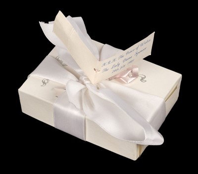 Lot 229 - Charles (1948-) & Diana (1961-1997). A presentation piece of wedding cake, 1981