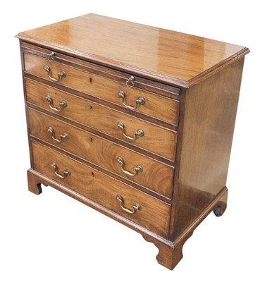 Lot 99 - Chest. A George III mahogany bachelors chest