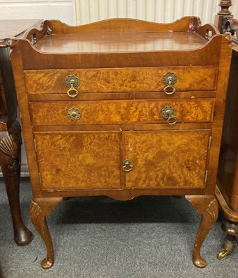 Lot 91 - Night Table. A George III style walnut night table