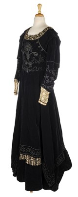 Lot 154 - Dress. An Arts & Crafts velvet gown, circa 1900