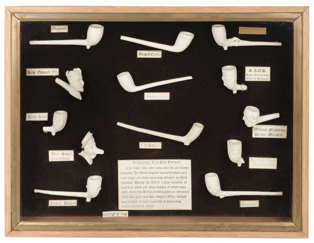 Lot 20 - Clay Pipes. A well presented collection of 19th century and later clay pipes