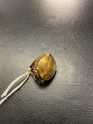 Lot 54 - Ring. A ring set with a Austro-Hungarian gold ducket 1915