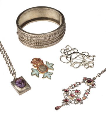 Lot 43 - Mixed Jewellery. A silver and Blue John pendant and other items