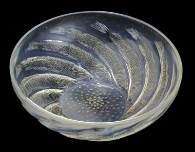 Lot 5 - Lalique (René, 1860-1945). A 'Poisson' opalescent glass bowl