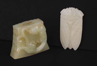 Lot 329 - Jade. A Chinese jade bag toggle