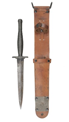 Lot 71 - Fighting Knife. A WWII American alloy fighting knife