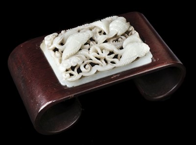 Lot 330 - Jade. A Chinese pen or brush rest