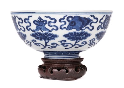 Lot 314 - Bowl. A Chinese blue and white porcelain 'lotus' bowl, early 20th century [?]