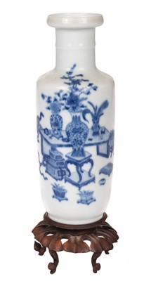 Lot 326 - Vase. A Chinese porcelain blue and white vase, probably 19th century