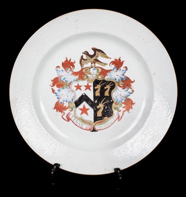 Lot 39 - Armorial Charger. Chinese armorial export porcelain circular charger, Zhe Yan Pan, Qianlong period