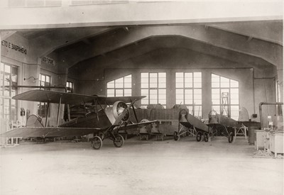 Lot 28 - Italian Aviation. An album of 100 original black and Caproni company photographs, circa 1930s