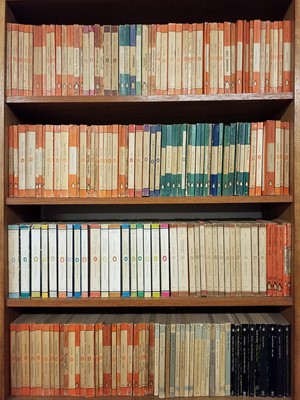 Lot 227 - Paperbacks. A very large collection of Penguin & Pelican paperbacks, approximately 1300 volumes