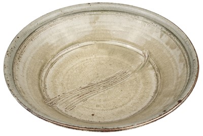 Lot 512 - Batterham (Richard, 1936-2021). A large stoneware fruit dish