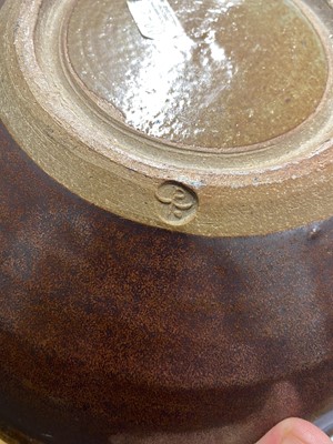 Lot 527 - Finch (Ray, 1914-2012) for Winchcombe Pottery. A green pottery bowl