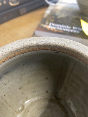 Lot 509 - Batterham (Richard, 1936-2021). A beaten stoneware caddy and cover