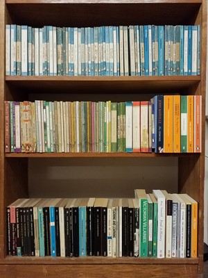Lot 481 - Penguin Paperbacks. A large collection of mostly classic Penguin paperbacks, approximately 950 volumes