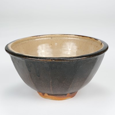 Lot 407 - Malone (Jim, 1946-). A large cut-sided stoneware bowl