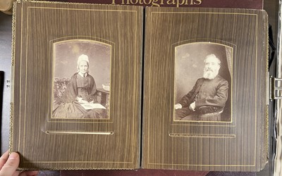 Lot 11 - Cartes de Visite. A group of 3 albums, c. 1860-1890