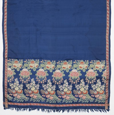 Lot 591 - Shawl. A Spitalfields silk stole, circa 1810-20