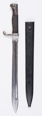 Lot 183 - German Bayonet. A Mauser 1898/07 saw back 'butcher' bayonet