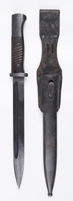 Lot 186 - German Bayonet. A WWII K98 bayonet with matching serial numbers