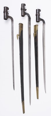 Lot 173 - British Bayonets. A Victorian 1853 pattern socket bayonet by Reeves
