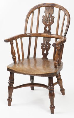 Lot 672 - Child Chair. A Victorian elm child's windsor chair