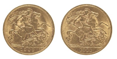 Lot 103 - Sovereigns. Two gold half sovereigns, E.VII.R. 1909, G.V.R. 1911 very fine