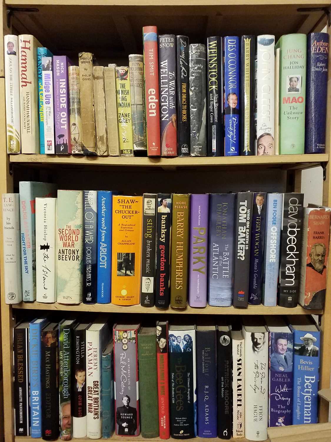 Lot 438 - Modern Literature. A large collection of